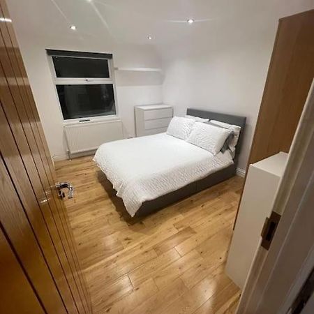 2 Bedroom Apartment In Hampdenrd London Exteriör bild