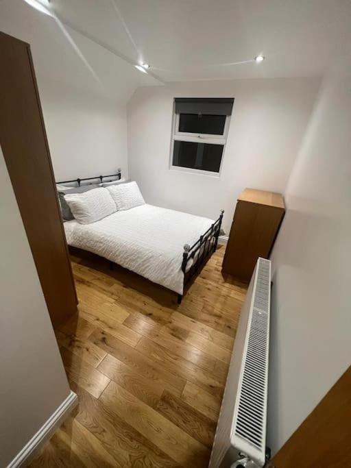 2 Bedroom Apartment In Hampdenrd London Exteriör bild