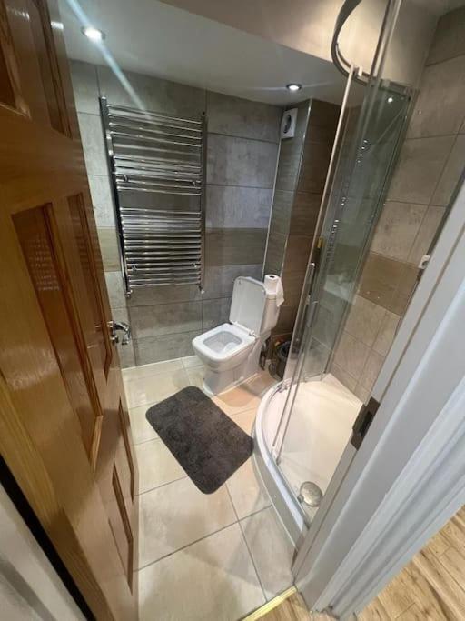 2 Bedroom Apartment In Hampdenrd London Exteriör bild